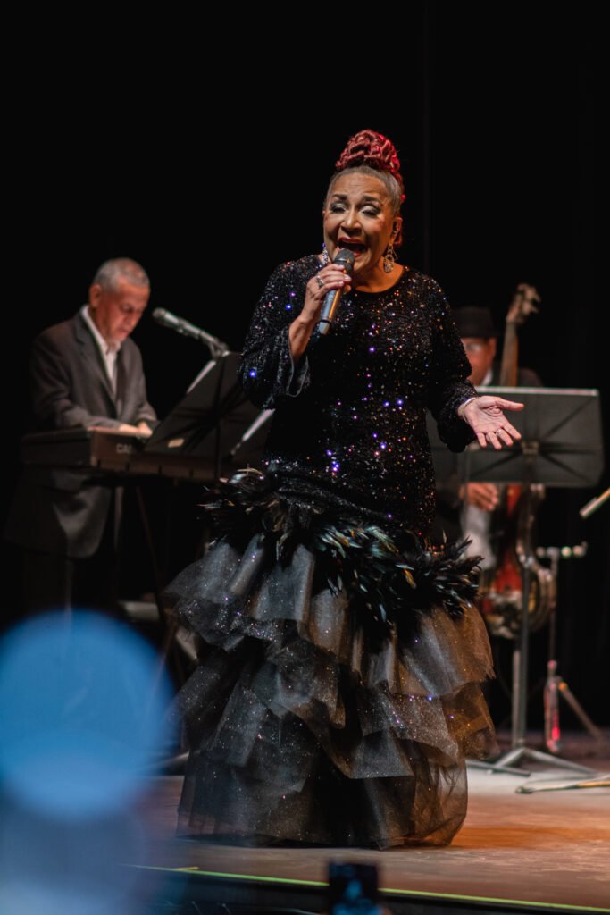 Trina cantando - Concierto Trina Medina - Azúcar Eterna